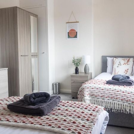 Adrian House, Near Hospital, Easy Parking + Garden Appartement Carlisle  Buitenkant foto