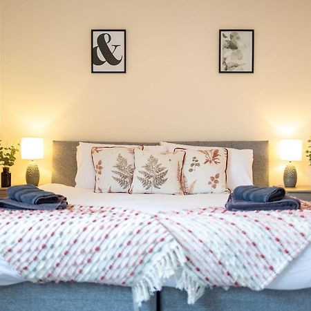Adrian House, Near Hospital, Easy Parking + Garden Appartement Carlisle  Buitenkant foto