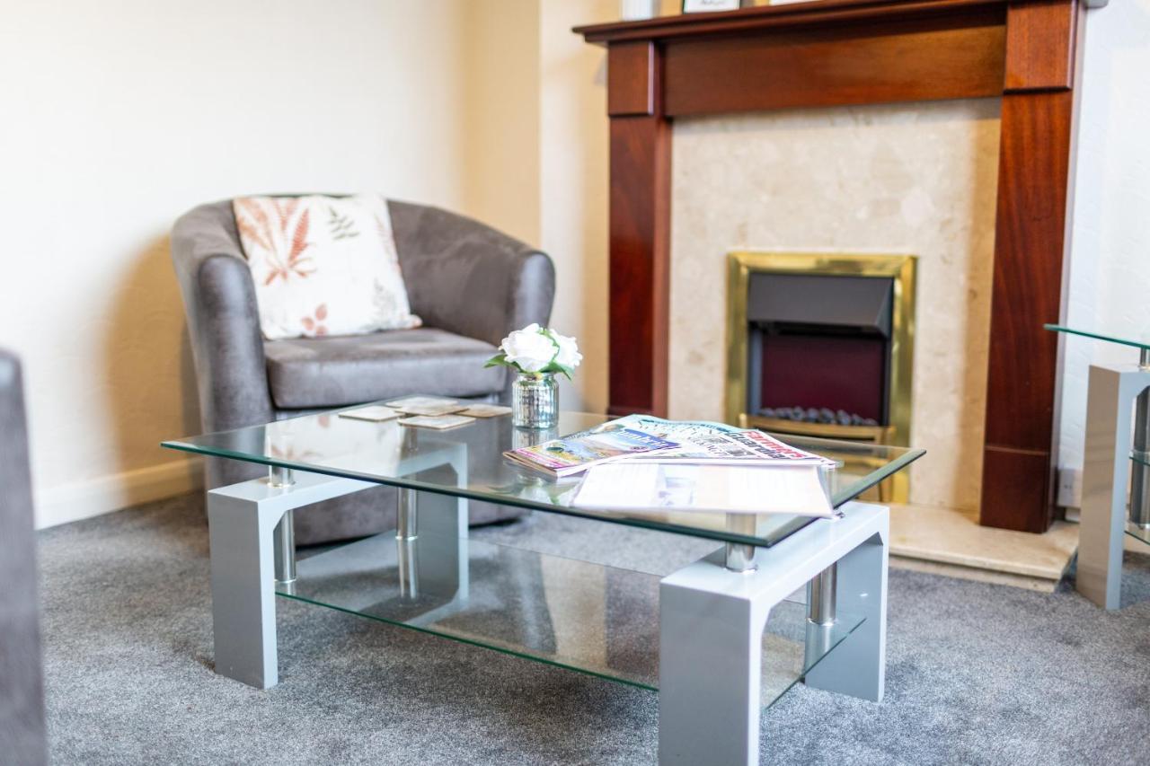 Adrian House, Near Hospital, Easy Parking + Garden Appartement Carlisle  Buitenkant foto