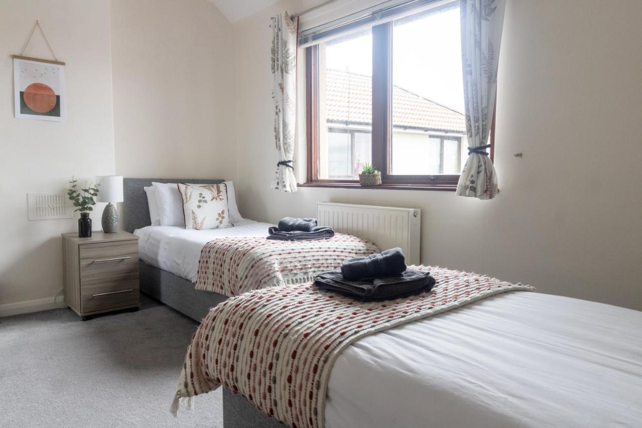 Adrian House, Near Hospital, Easy Parking + Garden Appartement Carlisle  Buitenkant foto