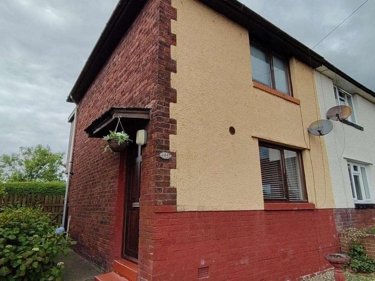 Adrian House, Near Hospital, Easy Parking + Garden Appartement Carlisle  Buitenkant foto
