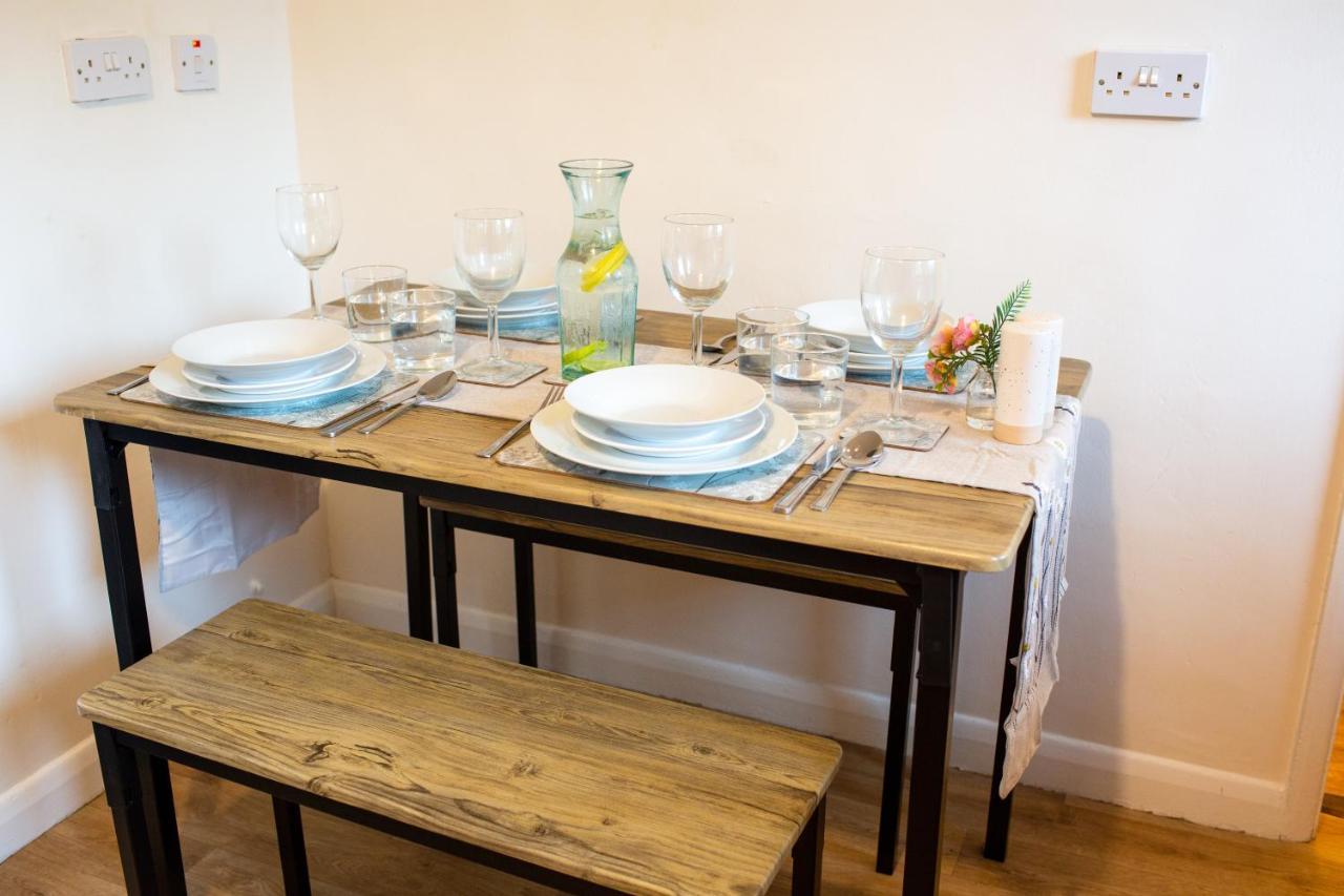Adrian House, Near Hospital, Easy Parking + Garden Appartement Carlisle  Buitenkant foto